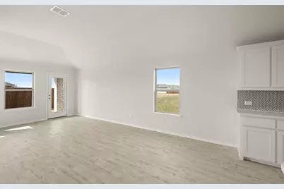 301 Comanche Drive, Cleburne, TX 76033 - Photo 14