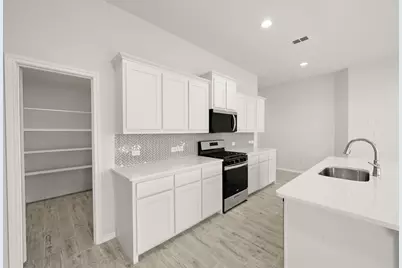 301 Comanche Drive, Cleburne, TX 76033 - Photo 10