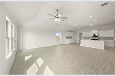 301 Comanche Drive, Cleburne, TX 76033 - Photo 12