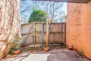 570 E Avenue J, Grand Prairie, TX 75050 - Photo 24