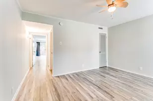 570 E Avenue J, Grand Prairie, TX 75050 - Photo 14