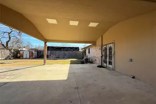 624 Botany Bay Dr, Dallas, TX 75211 - Photo 6