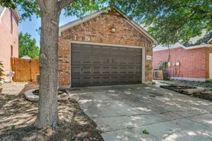 2709 Mountain Lion Dr, Fort Worth, TX 76244 - Photo 2