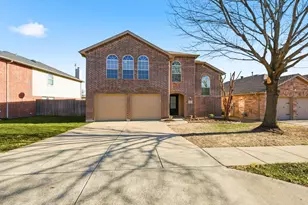 9140 Liberty Crossing Dr, Fort Worth, TX 76131 - Photo 2