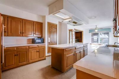 9630 Ravensway Drive, Dallas, TX 75238 - Photo 14