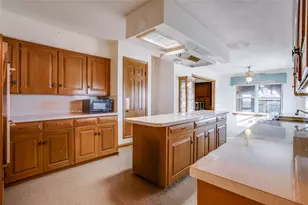 9630 Ravensway Dr, Dallas, TX 75238 - Photo 14