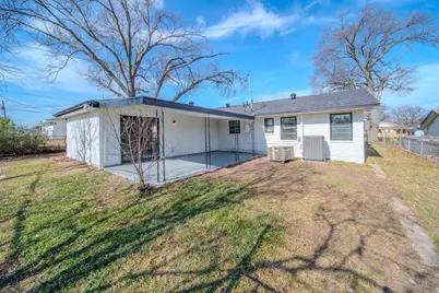 1614 Solitude Drive, Dallas, TX 75241 - Photo 14