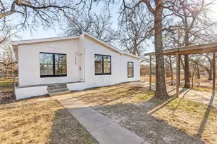 1328 Pelican Cir, Pelican Bay, TX 76020 - Photo 2