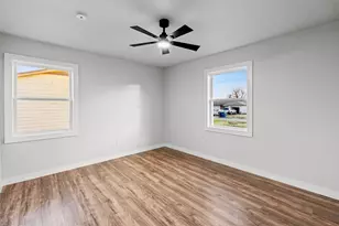 8423 Glen Regal Dr, Dallas, TX 75243 - Photo 12