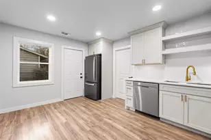 8423 Glen Regal Dr, Dallas, TX 75243 - Photo 2