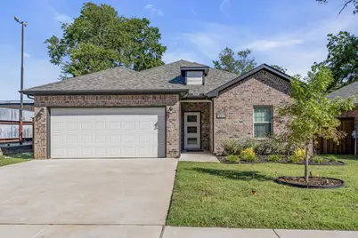 121 W Morton Street, Denison, TX 75021 - Photo 1