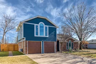 485 Ashley Ln, Roanoke, TX 76262 - Photo 2