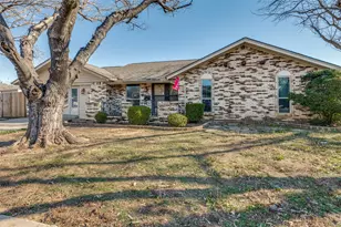 213 Sixpence Ln, Euless, TX 76039 - Photo 1