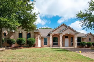 608 Vanilla Ct, DeSoto, TX 75115 - Photo 2