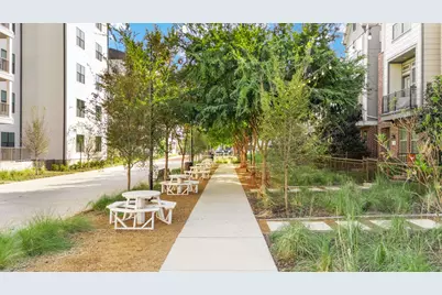 1053 Manacor Lane, Dallas, TX 75212 - Photo 14