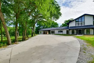 11470 Massey Rd, Pilot Point, TX 76258 - Photo 4