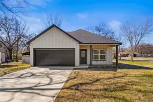 702 S 28th St, Corsicana, TX 75110 - Photo 1