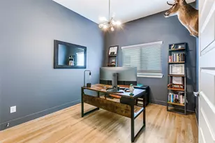 8209 Laflin Ln, Dallas, TX 75231 - Photo 10