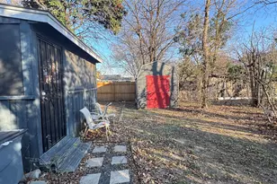 114 Wes Jespersen Way, Duncanville, TX 75116 - Photo 14