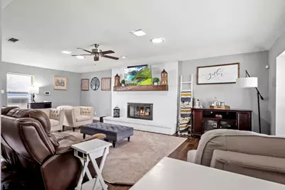 2040 Casa Loma Court, Grapevine, TX 76051 - Photo 4