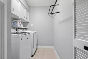 2040 Casa Loma Ct, Grapevine, TX 76051 - Photo 8