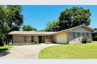 4720 South Drive W, Fort Worth, TX 76132 - Photo 1