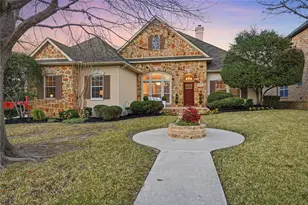 2608 Flameleaf Dr, Grapevine, TX 76051 - Photo 2