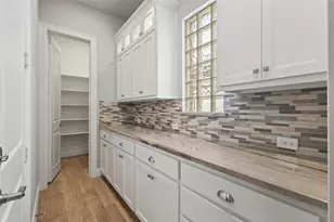 568 Courtyard Ln, Irving, TX 75039 - Photo 20
