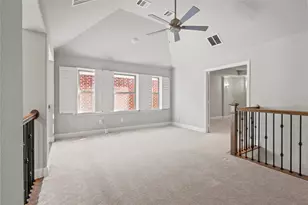 568 Courtyard Ln, Irving, TX 75039 - Photo 10