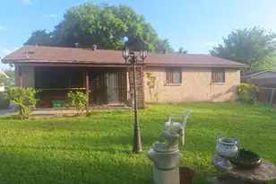 326 E Ferndale Ln, Grand Prairie, TX 75052 - Photo 24