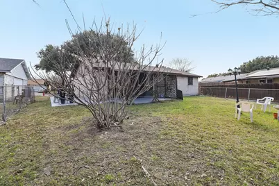 326 E Ferndale Lane, Grand Prairie, TX 75052 - Photo 20