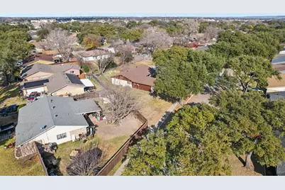 326 E Ferndale Lane, Grand Prairie, TX 75052 - Photo 34