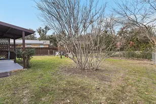 326 E Ferndale Ln, Grand Prairie, TX 75052 - Photo 20