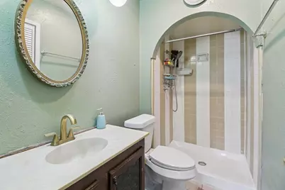 326 E Ferndale Lane, Grand Prairie, TX 75052 - Photo 16