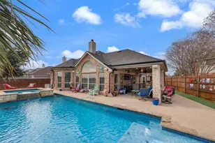 2435 Beachview Dr, Grand Prairie, TX 75054 - Photo 32