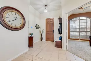 2435 Beachview Dr, Grand Prairie, TX 75054 - Photo 6