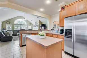 2435 Beachview Dr, Grand Prairie, TX 75054 - Photo 14