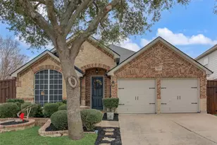 2435 Beachview Dr, Grand Prairie, TX 75054 - Photo 4