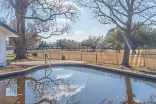 3640 Brookhaven Club Dr, Farmers Branch, TX 75234 - Photo 2