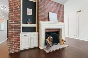 117 William Wallace Dr, Burleson, TX 76028 - Photo 10