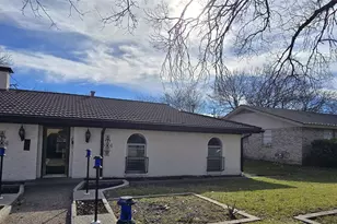 3401 Glenmont Dr, Fort Worth, TX 76133 - Photo 2