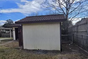 3401 Glenmont Dr, Fort Worth, TX 76133 - Photo 8