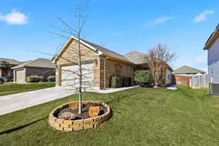 712 Rio Bravo Dr, Haslet, TX 76052 - Photo 1