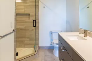 2000 Park Ave, Dallas, TX 75215 - Photo 16