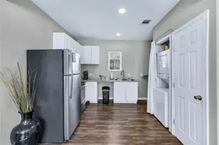 2623 Lenway St, Dallas, TX 75215 - Photo 10