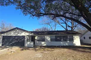 605 Colgate Dr, Lancaster, TX 75134 - Photo 2