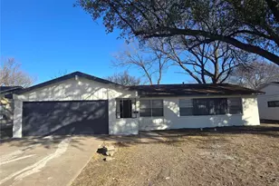 605 Colgate Dr, Lancaster, TX 75134 - Photo 1