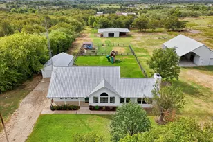 2152 Sommerfeld Dr, Waco, TX 76705 - Photo 2