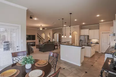 8008 Comstock Drive, Arlington, TX 76001 - Photo 10