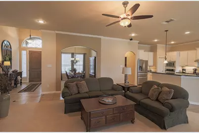 8008 Comstock Drive, Arlington, TX 76001 - Photo 2